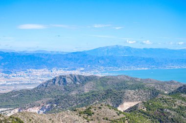 Akdeniz 'e ve Mijas zirvesinden Endülüs' e, Malaga 'ya, İspanya' ya kadar çevresindeki şehirlere panoramik bir bakış