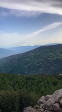 Sierra Nevada sınırında panoramik manzara, Endülüs, İspanya