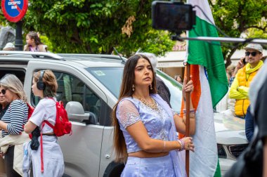 FUENGIROLA, İspanya - 1 Mayıs 2024: Fuengirola, İspanya 'daki Uluslararası Fuar Fuarı' nın açılış töreni