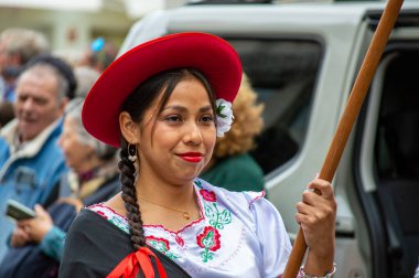 FUENGIROLA, İspanya - 1 Mayıs 2024: Fuengirola, İspanya 'daki Uluslararası Fuar Fuarı' nın açılış töreni