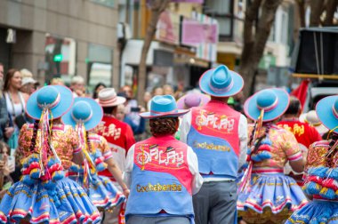 FUENGIROLA, İspanya - 1 Mayıs 2024: Fuengirola, İspanya 'daki Uluslararası Fuar Fuarı' nın açılış töreni