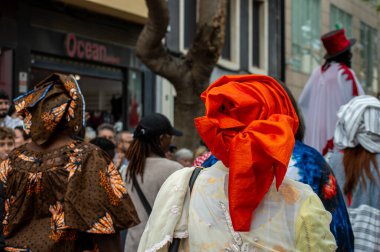 FUENGIROLA, İspanya - 1 Mayıs 2024: Fuengirola, İspanya 'daki Uluslararası Fuar Fuarı' nın açılış töreni