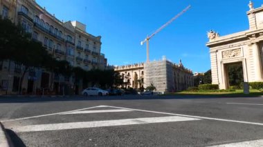 VALENCIA, İspanya - 2 Şubat 2024: İspanya Mimarisi 2 Şubat 2024 tarihinde İspanya 'nın Valencia kentindeki kamu ticari ve tarihi caddelerde