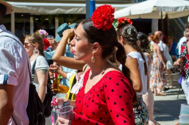 TORREMOLINOS, SPAIN - 24 Eylül 2023: 24 Eylül 2023 tarihinde İspanya 'nın Torremolinos kentindeki fuarın ilk günü olarak geleneksel San Miguel Romeria (Romeria de San Miguel) festivalinde hacılar