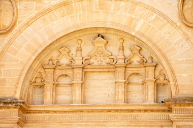 ANTEQUERA, İspanya - 17 Eylül 2023: Antequera, İspanya 'da Santa Maria Belediye Başkanı Kraliyet Koleji Kilisesi