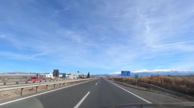 Granada, İspanya - 6 Ocak 2024: Malaga 'dan Granada, İspanya' ya yolculuk 6 Ocak 2024