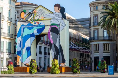 MALAGA, İspanya - 13 Ağustos 2023 'te İspanya' nın Malaga kentindeki Larios caddesinde sabah yürüyüşü