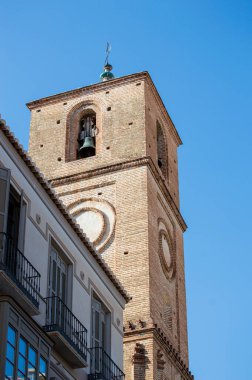 MALAGA, İspanya - 13 Ağustos 2023 'te İspanya' nın Malaga kentindeki tarihi caddelerde sabah yürüyüşü