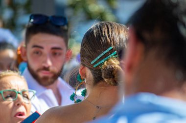 TORREMOLINOS, SPAIN - 24 Eylül 2023: 24 Eylül 2023 tarihinde İspanya 'nın Torremolinos kentindeki fuarın ilk günü olarak geleneksel San Miguel Romeria (Romeria de San Miguel) festivalinde hacılar