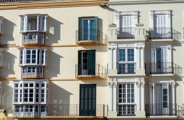 MALAGA, İspanya - 13 Ağustos 2023 'te İspanya' nın Malaga kentindeki Larios caddesinde sabah yürüyüşü