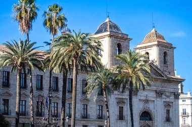 VALENCIA, İspanya - 2 Şubat 2024: İspanya Mimarisi 2 Şubat 2024 tarihinde İspanya 'nın Valencia kentindeki kamu ticari ve tarihi caddelerde