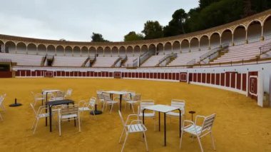 ANTEQUERA, İspanya - 17 Eylül 2023: Antequera, İspanya 'daki Bullring veya Plaza de toros binası 17 Eylül 2023