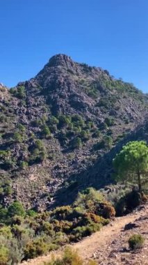 Malaga, Endülüs, İspanya 'daki Tejeda, Almijara ve Alhama Doğal Parkı' nın Lucero zirvesine yürüyüş