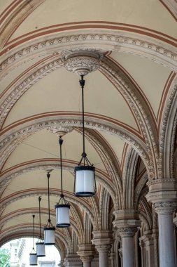 Viyana, AUSTRIA - 18 Temmuz 2024 Viyana Devlet Opera Binası. Tarihi opera binası, Avusturya 'nın Viyana şehrinin 18 Temmuz 2024 tarihli simgesi ve simgesidir.