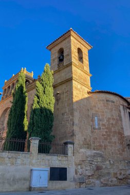 SALAMANKA, İspanya - 17 Eylül 2024: 17 Eylül 2024 'te İspanya' nın Salamanka kentindeki tarihi kasabada yürüyüş