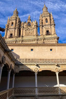 SALAMANCA, İspanya - 17 Eylül 2024: Salamanca Üniversitesi, İspanya 17 Eylül 2024