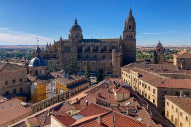 SALAMANCA, İspanya - 17 Eylül 2024: Salamanca Katedrali 17 Eylül 2024