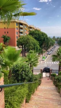 TORREMOLINOS, SPAIN - 25 Ekim 2024: Navajas Sarayı, 1925 'teki Mağribi canlanmasının fayanslarıyla süslenmiş bir saray, Torremolinos, İspanya' da 25 Ekim 2024 'te