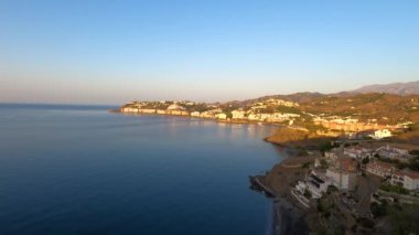 İspanya, Almunecar 'da güneş doğuyor. 