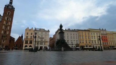 KRAKOW, POLAND - 21 Aralık 2023: Krakow, Polonya 'da Aziz Marys Bazilikası