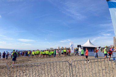 TORREMOLINOS, İspanya - 20 Ekim 2024: Dünya Triatlon Şampiyonası finali, 20 Ekim 2024 tarihinde İspanya 'nın Torremolinos kentinde felçliler