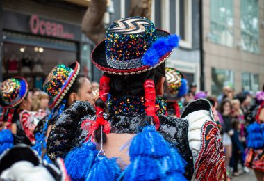 FUENGIROLA, İspanya - 1 Mayıs 2024: Fuengirola, İspanya 'daki Uluslararası Fuar Fuarı' nın açılış töreni