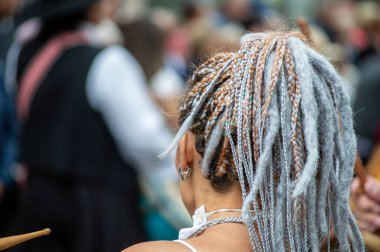 FUENGIROLA, İspanya - 1 Mayıs 2024: Fuengirola, İspanya 'daki Uluslararası Fuar Fuarı' nın açılış töreni