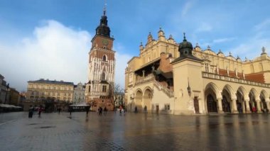 KRAKOW, POLAND - 21 Aralık 2023: Krakow, Polonya 'da Aziz Marys Bazilikası