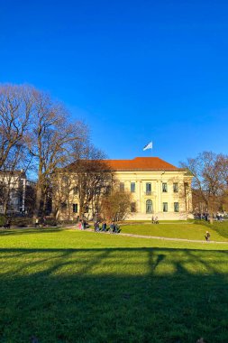 Münih 'teki Prinz Carl Palais, Almanya' nın Münih şehrinde ilk Neoklasisizm tarzında inşa edilmiş bir malikanedir.