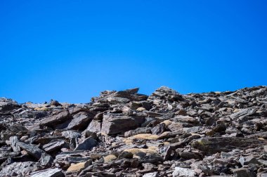 Bulutlu dağların üzerinden Mulhacen Tepesi 'ne, Sierra Nevada Ulusal Parkı' na, Endülüs 'e, İspanya' ya