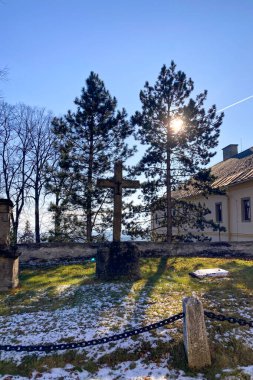 SLOVAKIA, SPISSKY STVRTOK - 29 Aralık 2024: Saint Ladislaus Kilisesi, Slovakya 'nın Spissky Stvrtok köyündeki Roma Katolik Kilisesi ve ulusal kültür abidesidir.