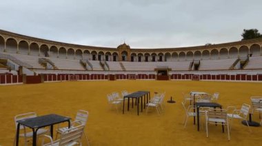 ANTEQUERA, İspanya - 17 Eylül 2023: Antequera, İspanya 'daki Bullring veya Plaza de toros binası 17 Eylül 2023