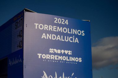 TORREMOLINOS, İspanya - 17 Ekim 2024: Dünya Triatlon Şampiyonası finali 17 Ekim 2024 tarihinde İspanya 'nın Torremolinos kentinde