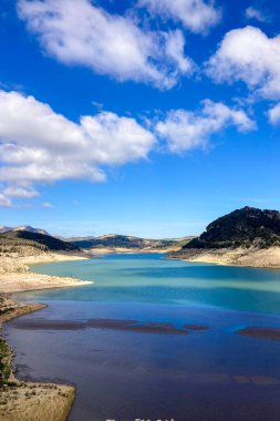Guadalhorce veya Guadalteba rezervuarları, Guadalhorce Nehri 'nin ortasındaki altı rezervuarlı ve en büyük iki kolundan biridir: Turon Nehri ve Guadalteba Nehri, Endülüs, İspanya