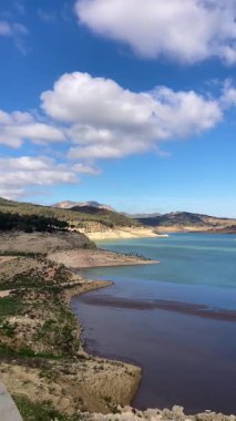 Guadalhorce veya Guadalteba rezervuarları, Guadalhorce Nehri 'nin ortasındaki altı rezervuarlı ve en büyük iki kolundan biridir: Turon Nehri ve Guadalteba Nehri, Endülüs, İspanya