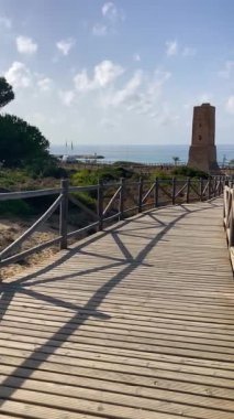 Denize tahta köprü, Endülüs, İspanya