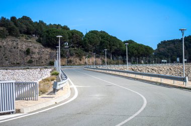Guadalhorce veya Guadalteba rezervuarları, Guadalhorce Nehri 'nin ortasındaki altı rezervuarlı ve en büyük iki kolundan biridir: Turon Nehri ve Guadalteba Nehri, Endülüs, İspanya