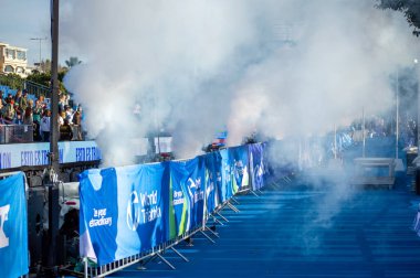 TORREMOLINOS, İspanya - 20 Ekim 2024: Dünya Triatlon Şampiyonası finali, 20 Ekim 2024 tarihinde İspanya 'nın Torremolinos kentinde felçliler