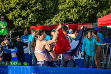 TORREMOLINOS, İspanya - 20 Ekim 2024: Dünya Triatlon Şampiyonası finali, 20 Ekim 2024 tarihinde İspanya 'nın Torremolinos kentinde felçliler