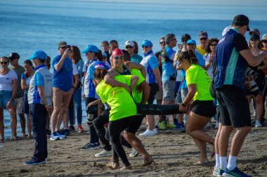 TORREMOLINOS, İspanya - 20 Ekim 2024: Dünya Triatlon Şampiyonası finali, 20 Ekim 2024 tarihinde İspanya 'nın Torremolinos kentinde felçliler