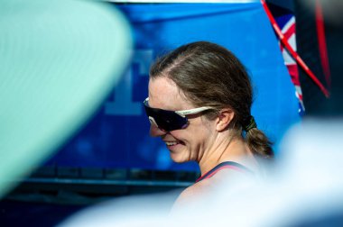 TORREMOLINOS, İspanya - 20 Ekim 2024: Dünya Triatlon Şampiyonası finali, 20 Ekim 2024 tarihinde İspanya 'nın Torremolinos kentinde felçliler