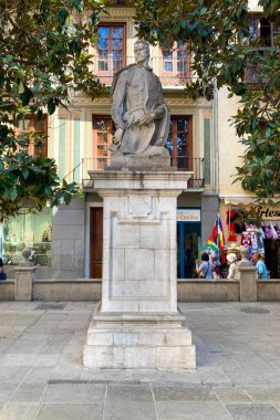 Granada, İspanya - 19 Ağustos 2024 'te İspanya' nın Granada kentindeki tarihi merkezde yaz yürüyüşü