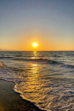 İspanya, Torremolinos sahilinde gün doğumu