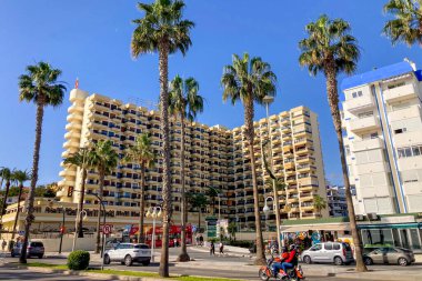 BENALMADENA, İspanya - 24 Kasım 2024: Costa del Sol, Benalmadena, İspanya 'daki tipik İspanyol seti