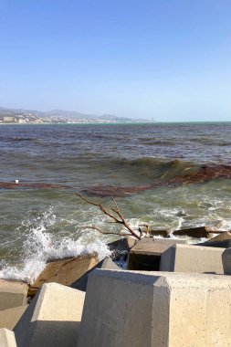 MALAGA, İspanya - 15 Kasım 2024: 15 Kasım 2024 tarihinde İspanya 'nın Malaga kentindeki DANA kasırgasının yol açtığı sel ve çöplük