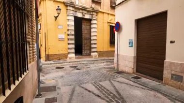 ANTEQUERA, İspanya - 17 Eylül 2023: Antequera, İspanya 'nın tarihi merkezinde yürüyüş 17 Eylül 2023