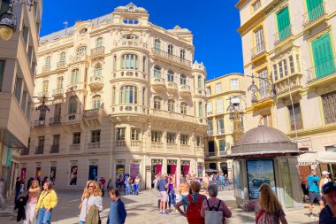 MALAGA, İspanya - 29 Mart 2025: Malaga, İspanya şehir merkezinde yürüyüş