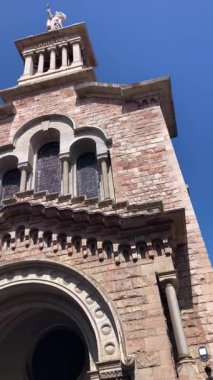 Gijn, İspanya 'nın Asturias kentinde 7 Nisan 2025 tarihinde kurulmuş canlı bir sahil kentidir..