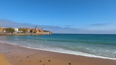 Gijn, İspanya 'nın Asturias kentinde 7 Nisan 2025 tarihinde kurulmuş canlı bir sahil kentidir..