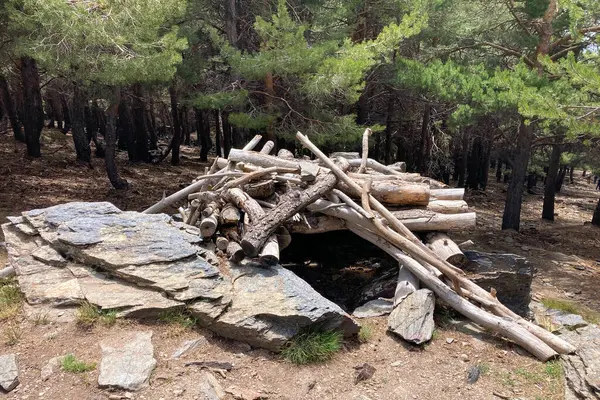 Sierra Nevada Ulusal Parkı, İspanya 'da bahar aylarında Mulhacen tepesine yürüyüş yolu.